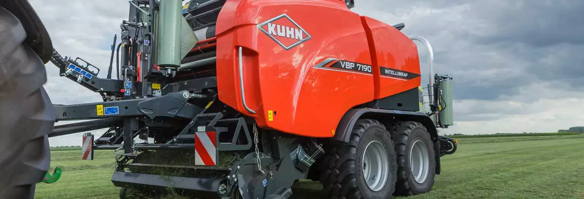 Chantier l'enrubannage réalisé avec une presse-enrubanneuse VBP 7190