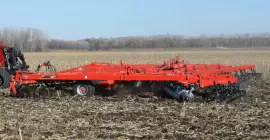 KUHN 8220 Tandem в роботі