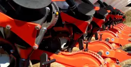 При 120 кг тиску на ґрунт сівалка KOSMA відзначається високою стійкістю