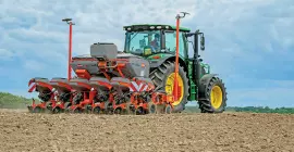 Пневматична сівалка точного висіву MAXIMA 3 в роботі