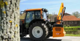 Photo de l'épareuse MULTI-LONGER GII 5757 SPA KUHN en action