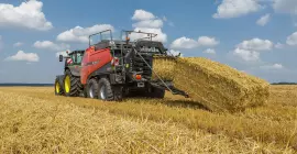 SB 1290 iD на тюкуванні соломи