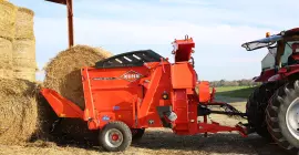 KUHN PRIMOR 3570 M в режимі видування соломи
