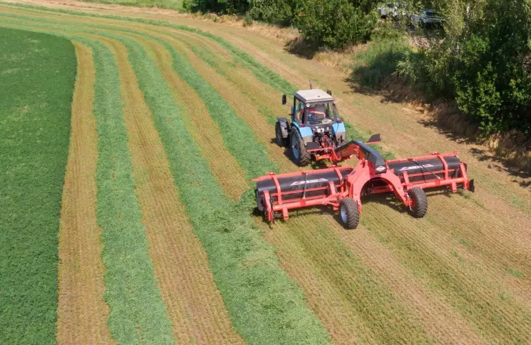 Стрічковий валкоутворювач MERGE MAXX 950