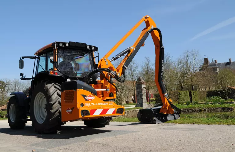 Photo de l'épareuse MULTI-LONGER GII 5757 SPA au travail