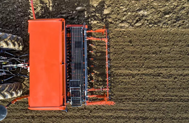 SITERA 3020 integrated mechanical seed drill at work