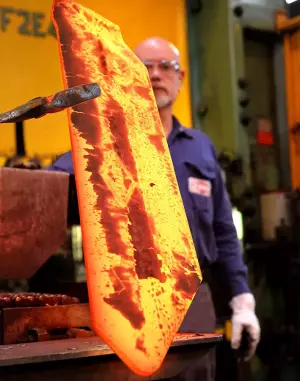 виготовлення запасних частин на ливарному заводі