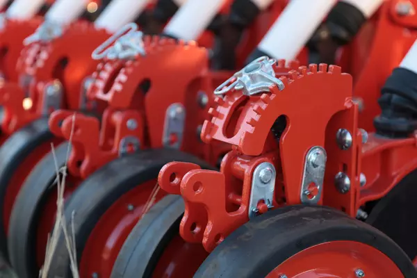 Копіювальні колеса сівалки SELECT – великий план