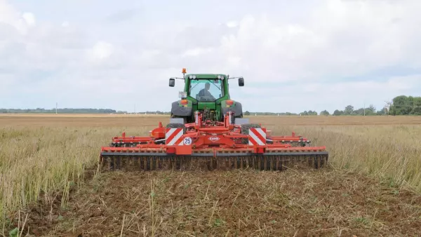 DISCOLANDER, оснащений котком HD-Liner для ущільнення ґрунту на всю глибину.