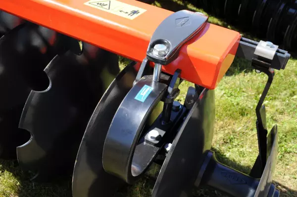 Штампований під молотом фланець KUHN забезпечує дисковій бороні DISCOLANDER високу проникну здатність