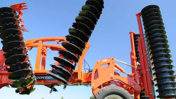 Система вертикального складання DISCOLANDER забезпечує компактність машини під час транспортування