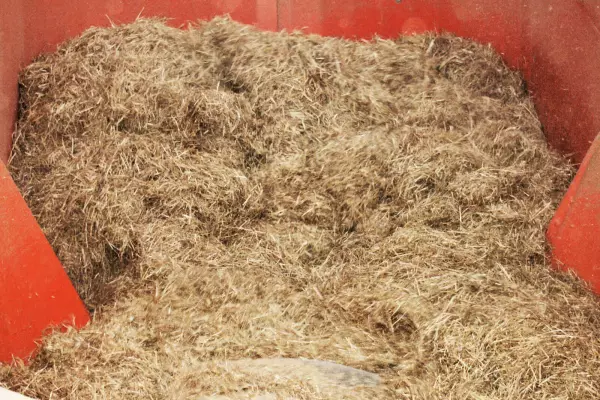 Змішувач-роздавач KUHN EUROMIX: висока якість змішування для оптимальної годівлі