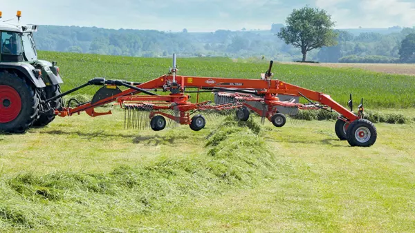 Кліренс 51 см на машинах GA з бічним укладанням валків