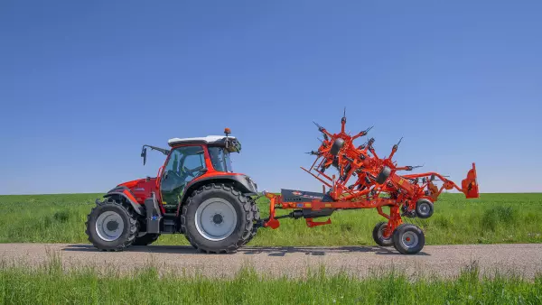 GF 7803 T подорожує дорогами