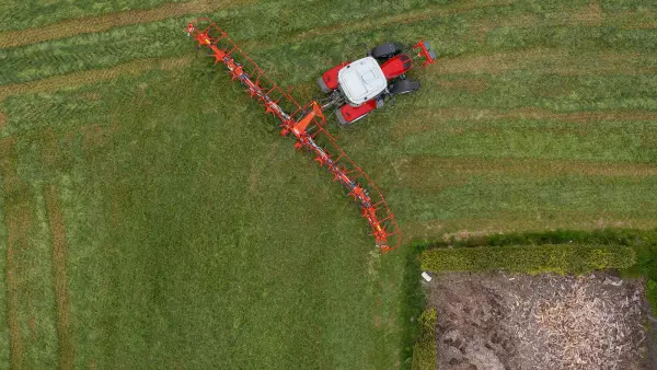 Сіноворушилка GF 13003 стабільна при обертах в робочому режимі