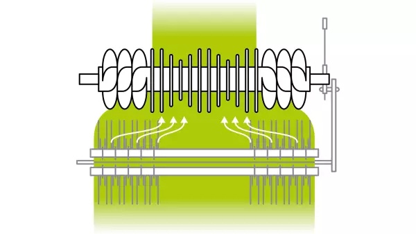 Невелика відстань між ротором і зубцями підбирання забезпечує рівномірний потік рослинної маси до прес-підбирача.