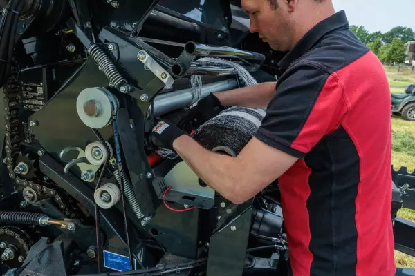 Технологія активного розтягування та активна система подавання сітки забезпечують постійне високе натягнення сітки.