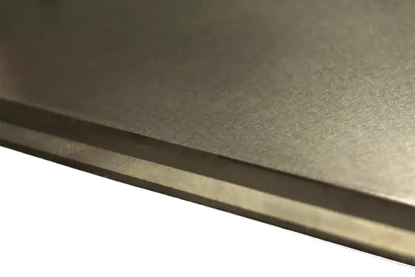 Детальний вигляд трьох нерівномірних шарів, з яких складаються відвали TRIPLEX