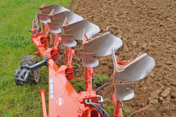 Покажчик змінної ширини VARI-MASTER 123 видно з кабіни.