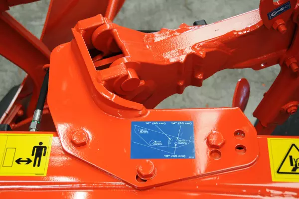 Покажчик змінної ширини забезпечує видимість робочої ширини з кабіни