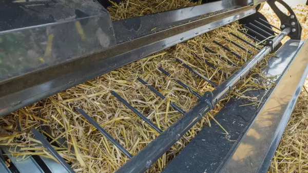 Ролик POWER FEED від KUHN – це ведений ролик для рослинної маси, що забезпечує рівномірність потоку маси