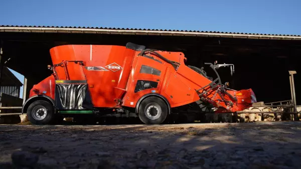 Змішувальний бункер, розташований між осями, дає змогу досягати великих обсягів за невеликої габаритної висоти!