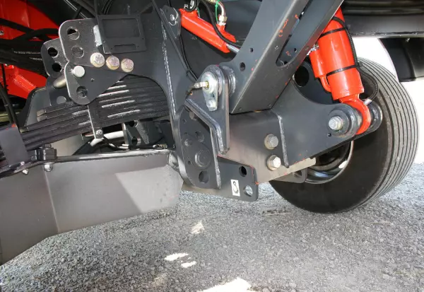 Рама з повною підвіскою змішувача-роздавача KUHN SPW Intense