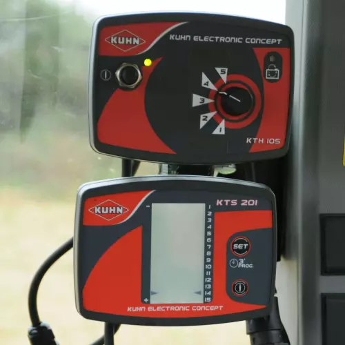Селектор KTH використовується для керування гідравлічними функціями машини. Він спрощує користування загалом та забезпечує комфортне робоче середовище завдяки керуванню з кабіни.