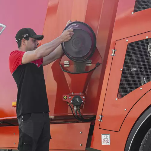 Воронка для мінеральних добавок