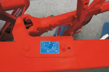 Плуг CHALLENGER – Множинна ширина 14, 16 і 18 дюймів