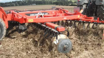 Чотири дискові батареї DISCOLANDER забезпечують рівномірний обробіток та добре вирівнювання