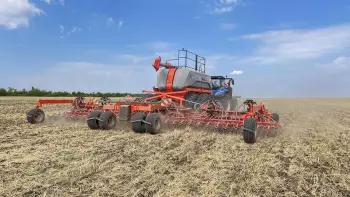 Сівалка Min-till ESPRO RT 12000 RC в роботі