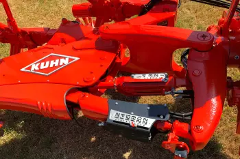 Система регулювання Pro-Set забезпечує швидкий початок роботи з плугом MASTER L