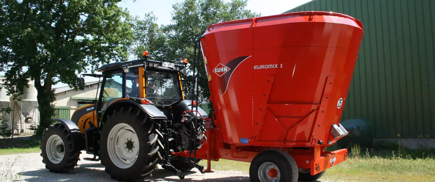 EUROMIX I з одним вертикальним шнеком в роботі