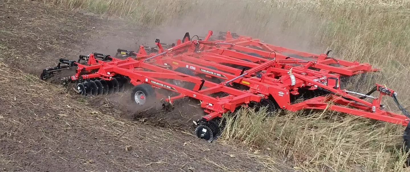 KUHN EXCELERATOR XT 8010 в роботі