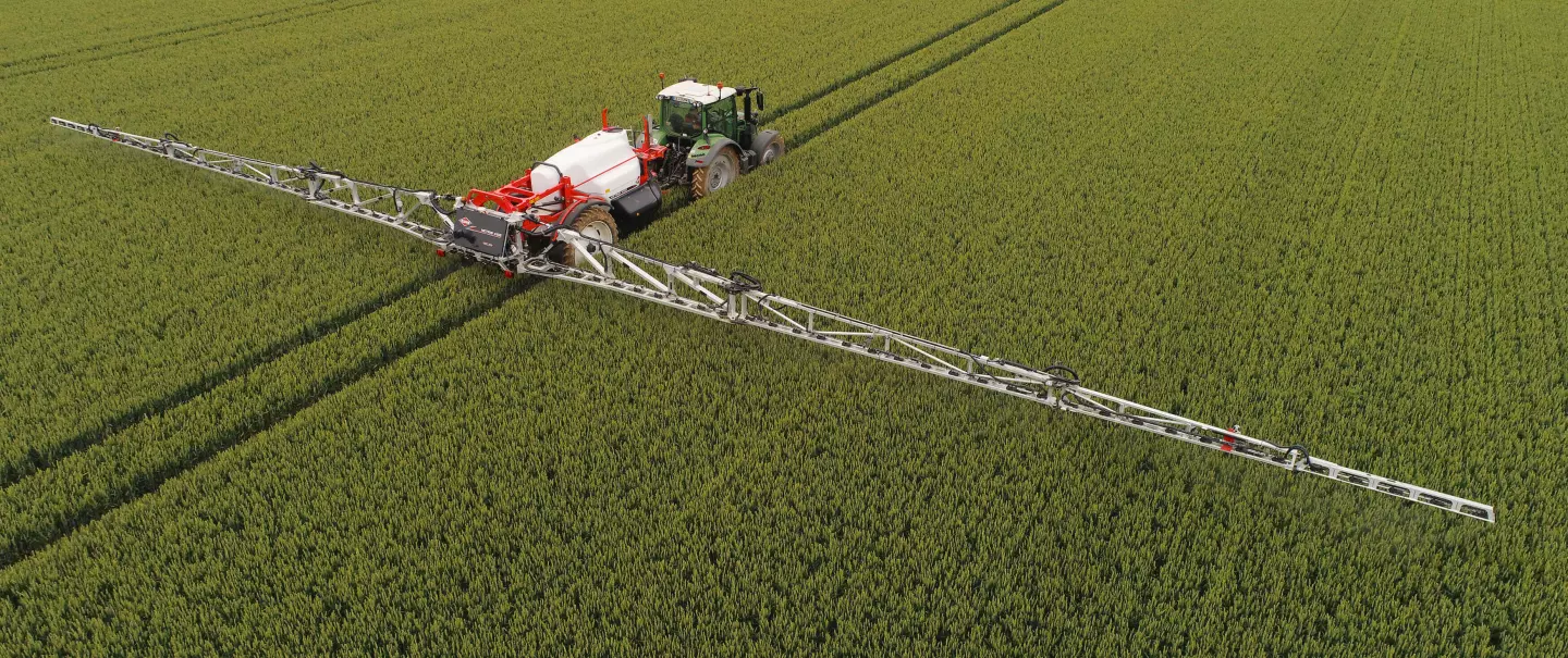 Обприскувач METRIS 2 ISOBUS в дії