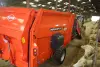 Pailleuse distributrice KUHN PRIMOR 15070 M en mode distribution